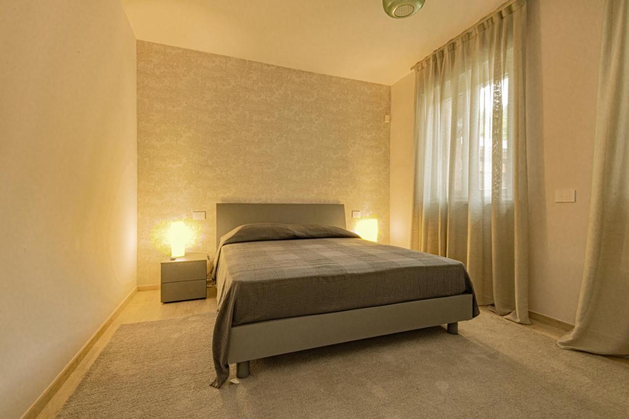 Corneliano d'Alba Alloggio Nuovo In Centro Paese מראה חיצוני תמונה